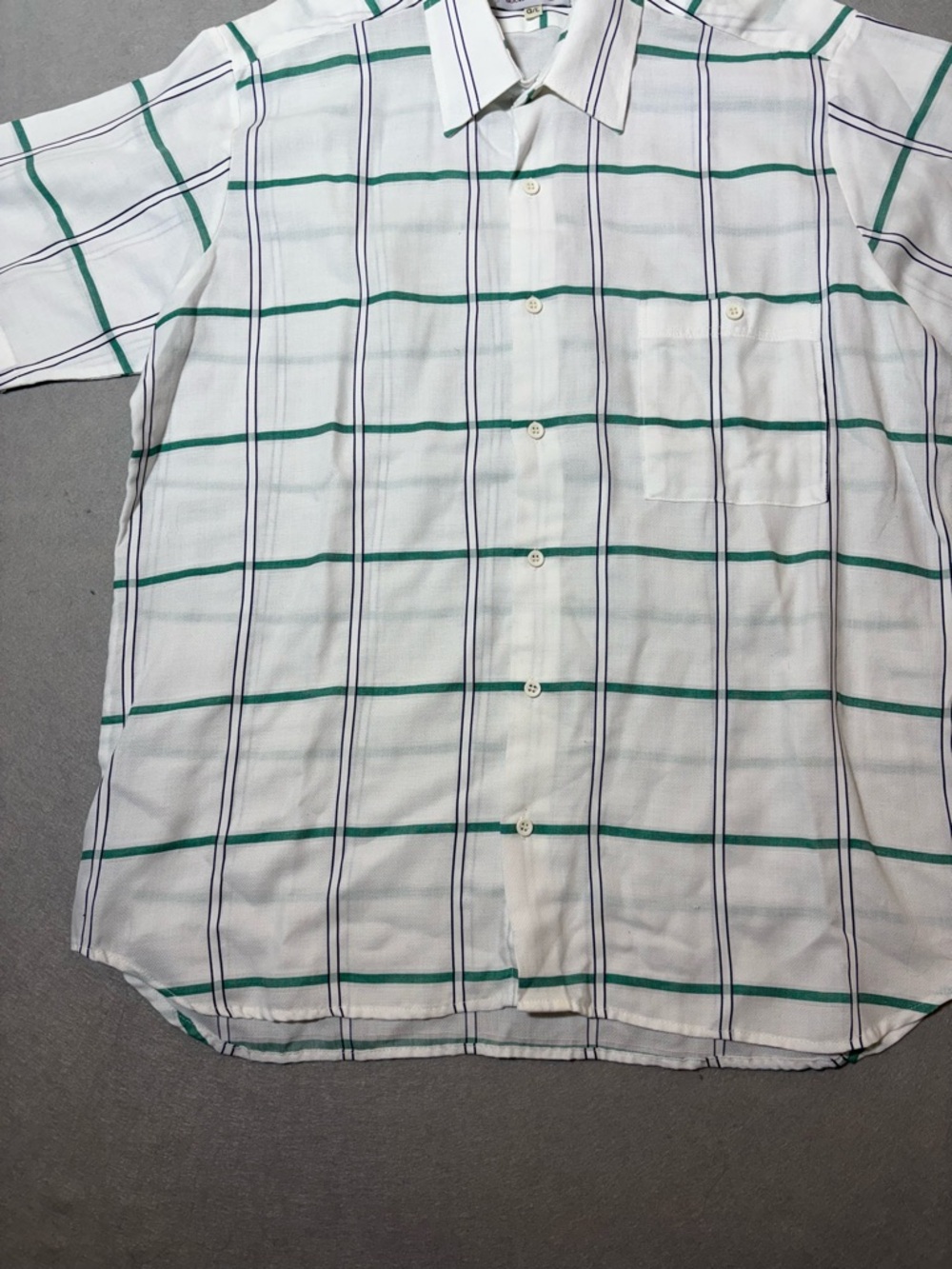 Short Sleeve Button-Down Shirt with Green Large - Picture 4 of 10